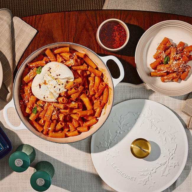 Holly Collection Soup Pot, view 5